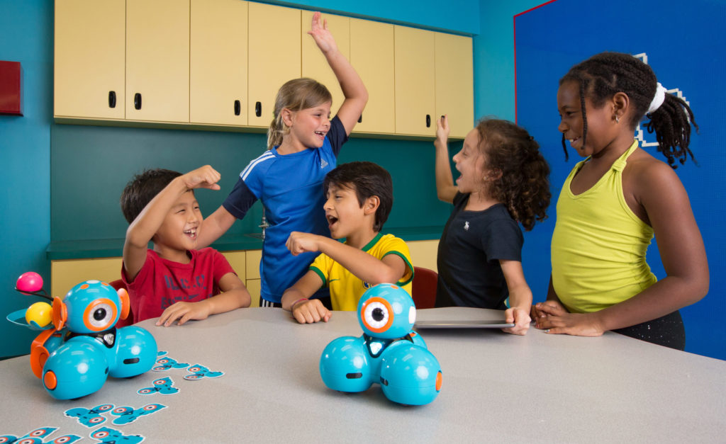 Dash and Dot Robot Review - The Smarter Learning Guide